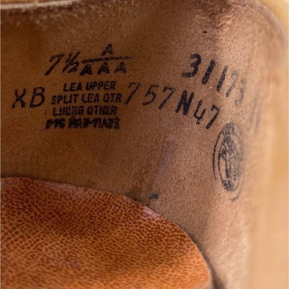 70s Vintage Naturalizer Tan Tassel Loafer with Gold Detail Size 7.5 Heel 2" - Picture 7 of 8